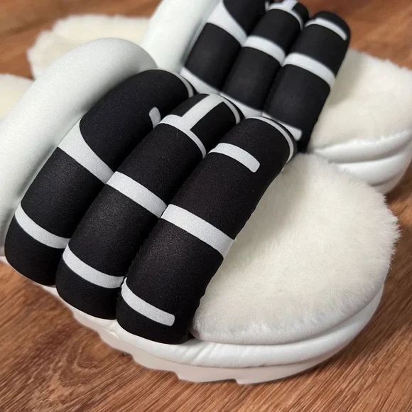 NWOB UGG Maxi‎ Slide Logo Real Fur From: Lamb, Fur Origin Australia 🇦🇺 Sz 8